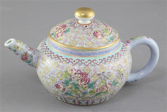 A Chinese enamelled porcelain wine pot and cover, length 18cm